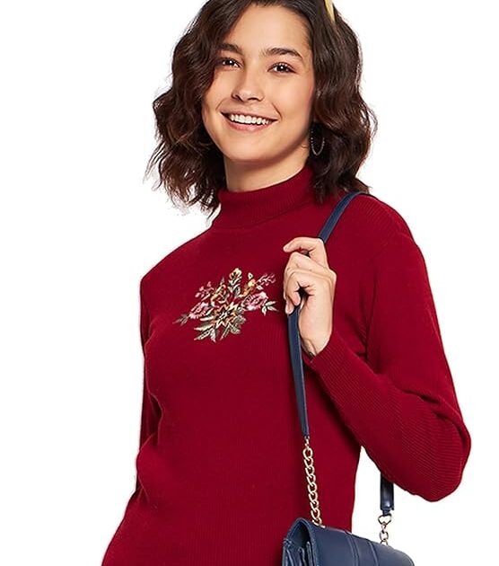 Maroon wool cardigan for women